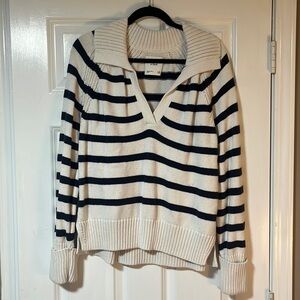 Collard Abercrombie an Fitch sweater